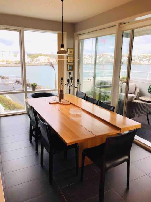 Stylish And Relaxing Two Bedroom Appartment, View Over Harbour Hafnarfjörður Екстериор снимка
