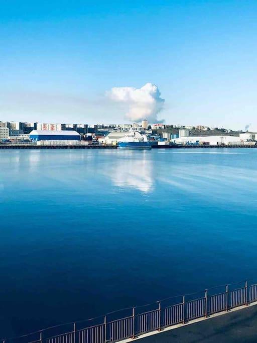 Stylish And Relaxing Two Bedroom Appartment, View Over Harbour Hafnarfjörður Екстериор снимка
