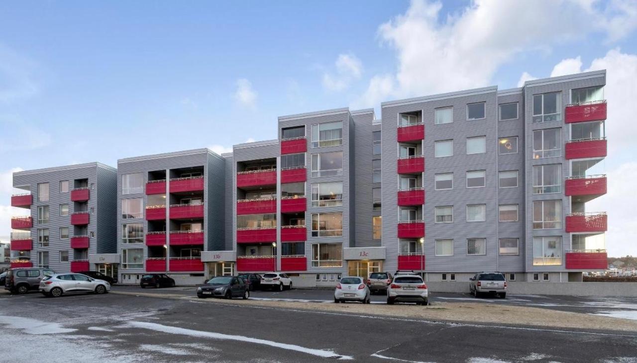 Stylish And Relaxing Two Bedroom Appartment, View Over Harbour Hafnarfjörður Екстериор снимка