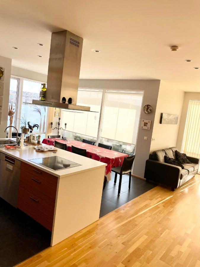 Stylish And Relaxing Two Bedroom Appartment, View Over Harbour Hafnarfjörður Екстериор снимка